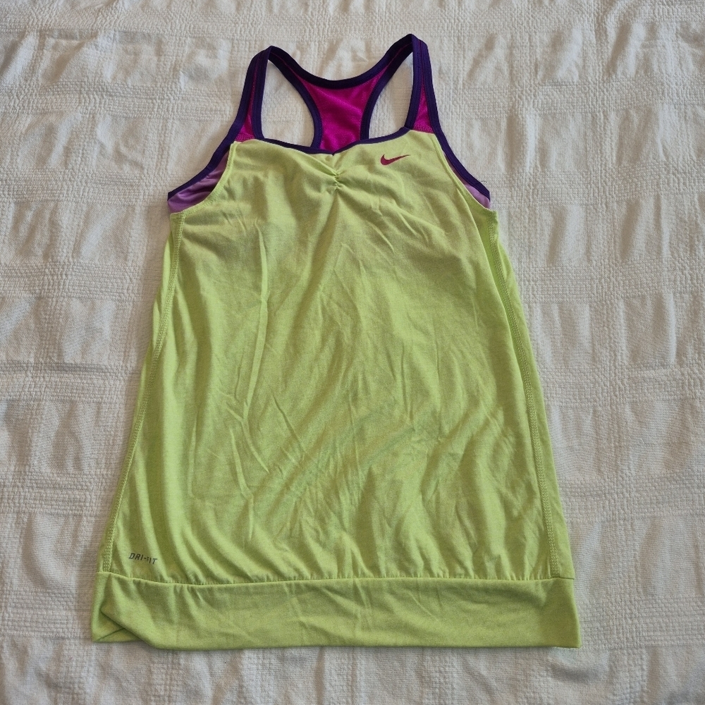Nike girls size XL tank top with built in sports bra EUC